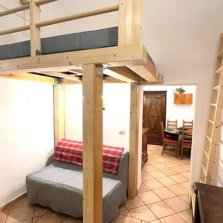 Daisy House-2